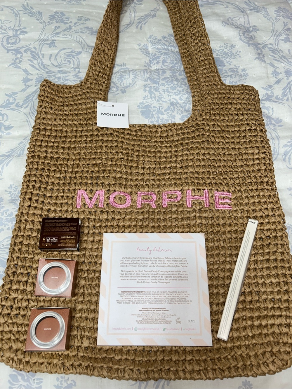 NWT Morphe Tan Crochet Tote Bag with Products - Picture 2 of 7